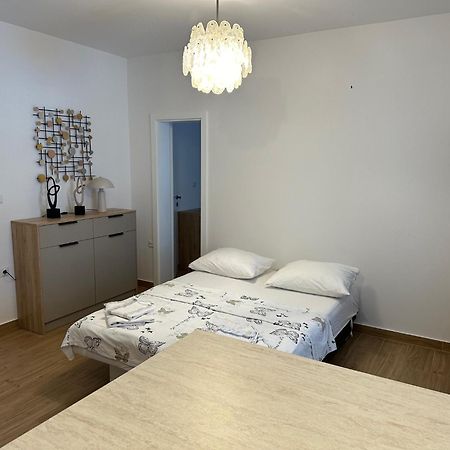 Apartmani Svemir Drage Εξωτερικό φωτογραφία