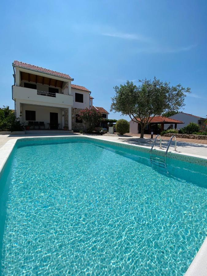 Apartmani Svemir Drage Εξωτερικό φωτογραφία