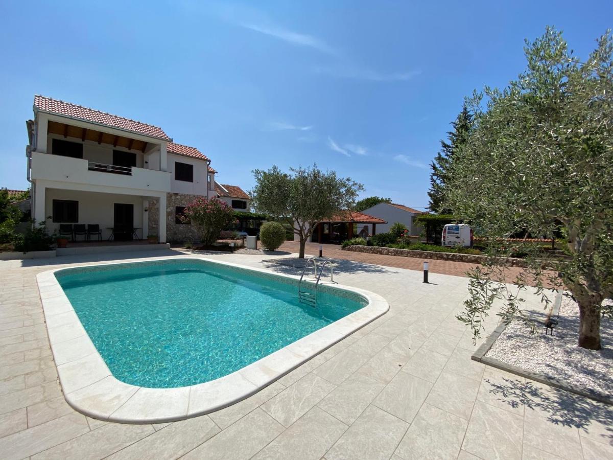 Apartmani Svemir Drage Εξωτερικό φωτογραφία