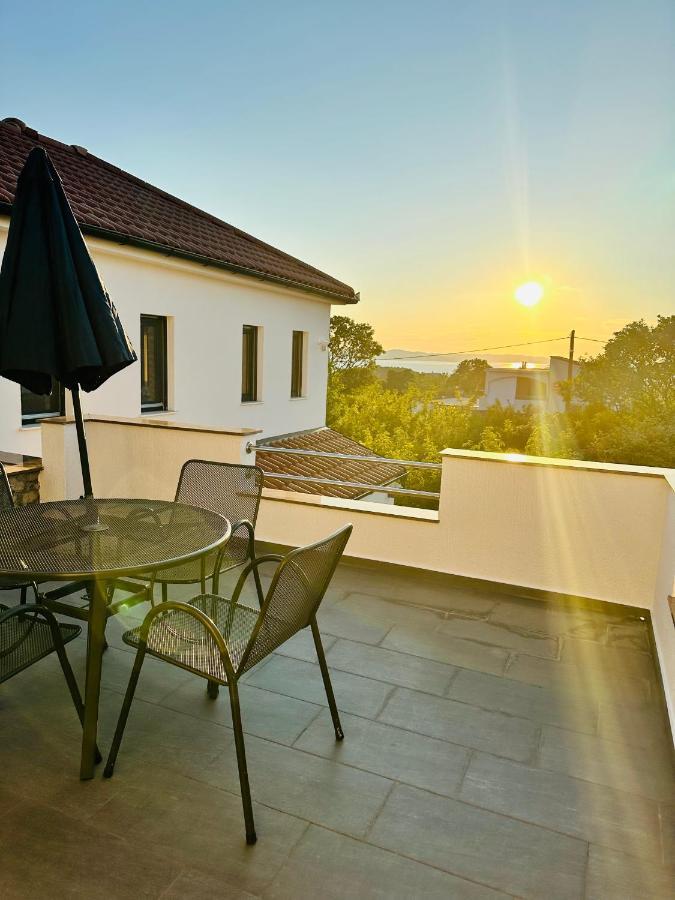 Apartmani Svemir Drage Εξωτερικό φωτογραφία