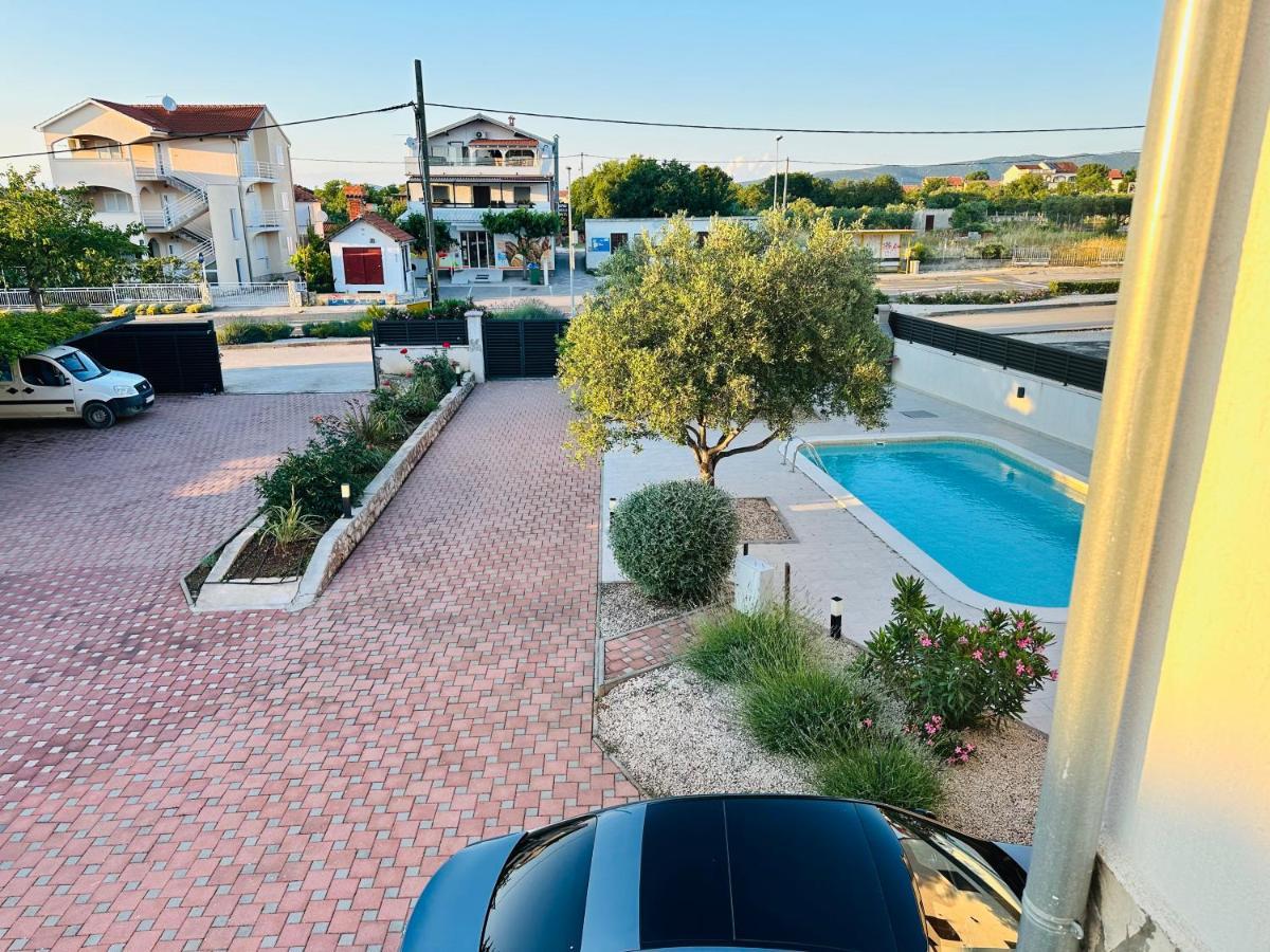 Apartmani Svemir Drage Εξωτερικό φωτογραφία