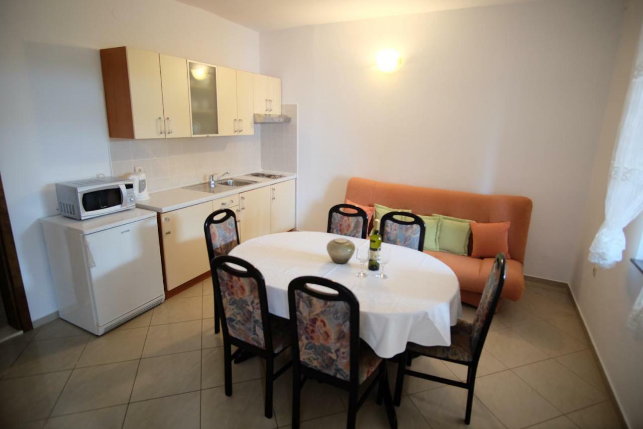Apartmani Svemir Drage Εξωτερικό φωτογραφία