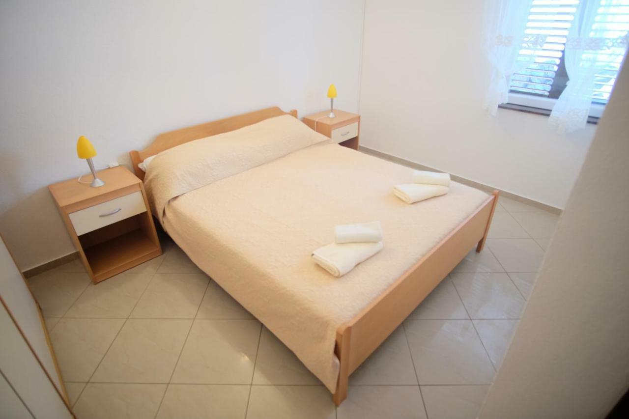 Apartmani Svemir Drage Εξωτερικό φωτογραφία