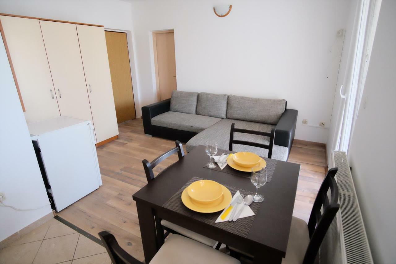 Apartmani Svemir Drage Εξωτερικό φωτογραφία