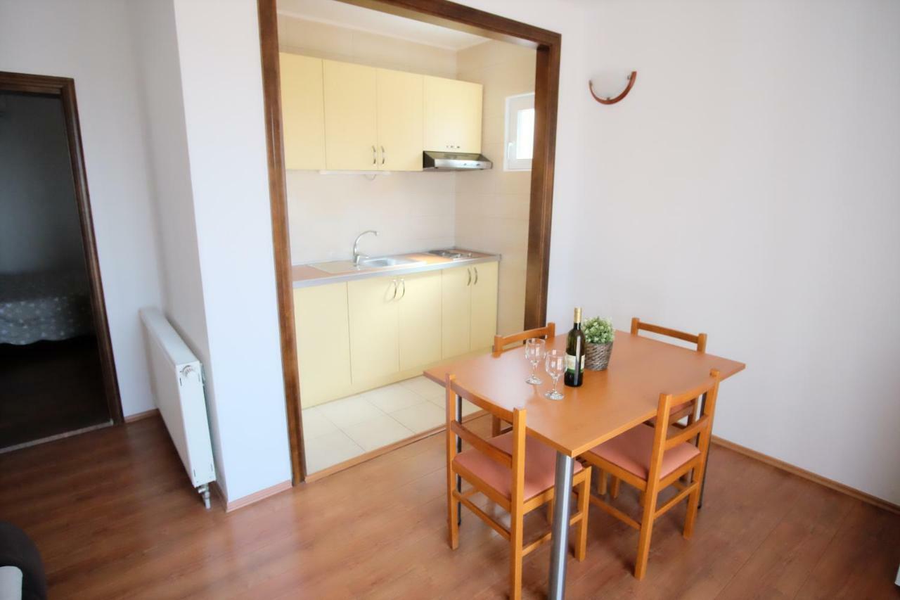 Apartmani Svemir Drage Εξωτερικό φωτογραφία