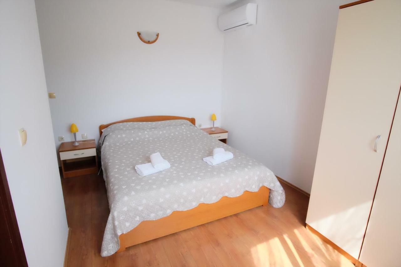 Apartmani Svemir Drage Εξωτερικό φωτογραφία