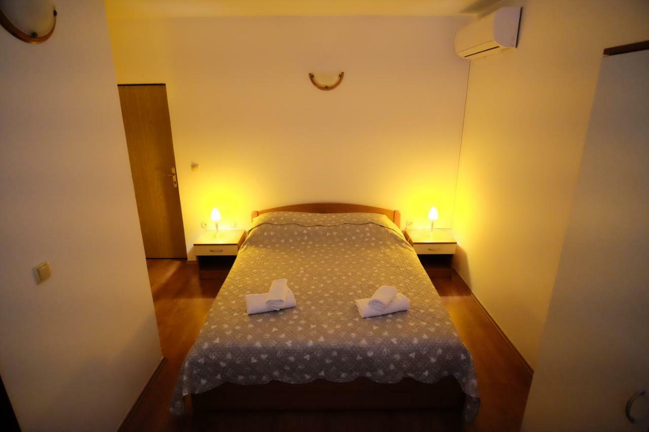 Apartmani Svemir Drage Εξωτερικό φωτογραφία