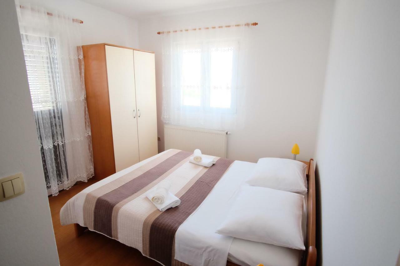 Apartmani Svemir Drage Εξωτερικό φωτογραφία