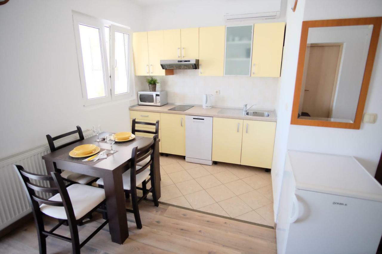Apartmani Svemir Drage Εξωτερικό φωτογραφία