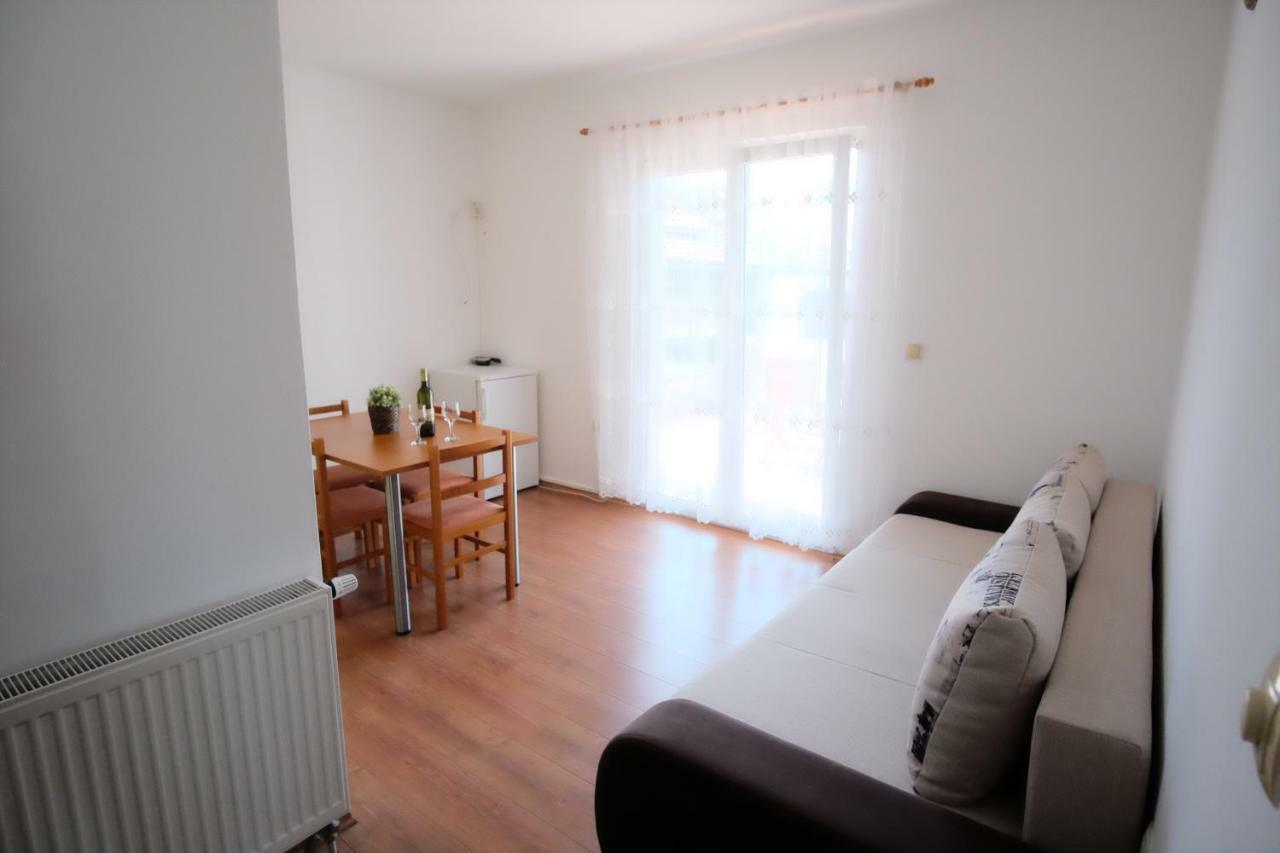 Apartmani Svemir Drage Εξωτερικό φωτογραφία